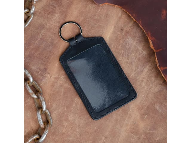 Кожаный бейдж для пропуска