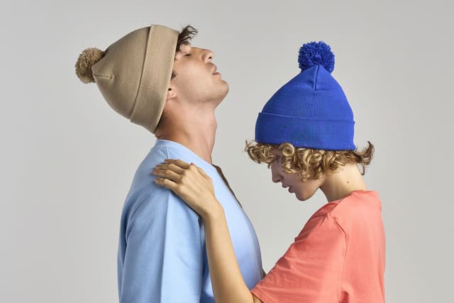 Шапка вязаная двойная Wind-S c помпоном